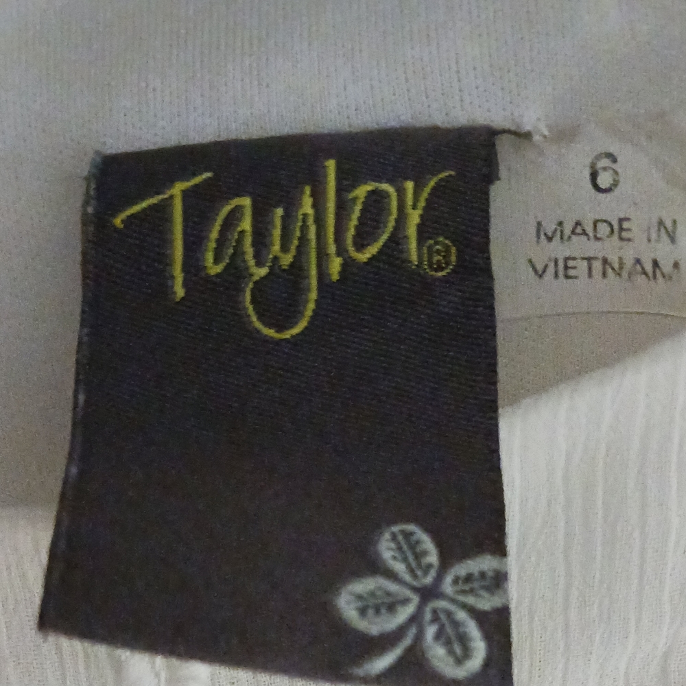 Taylor dress size 6, white